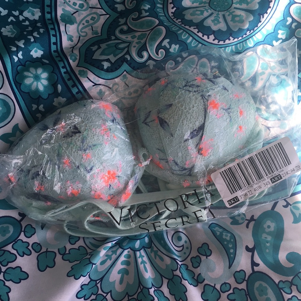 VS PINK strappy date bra